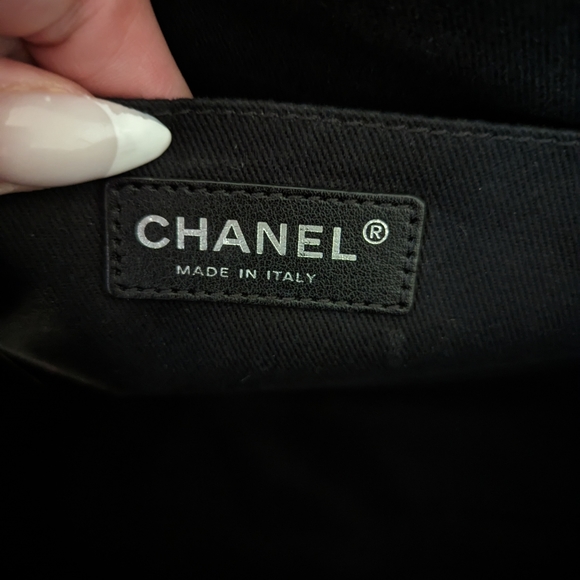 CHANEL Business flap maxi shoulder bag - Picture 12 of 17